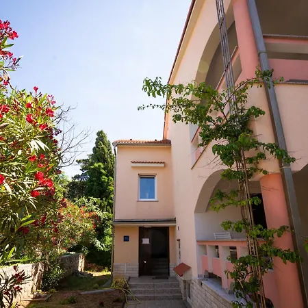Villa Barbara Oasis Central Suite With Terrace Novalja Exterior photo